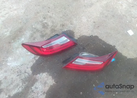 2016 Honda Accord Touring z USA, uszkodzony, nr VIN 1HGCT2B0XGA007377